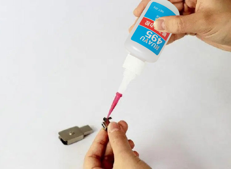 Quick-drying adhesive application