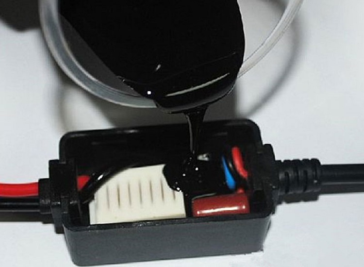 Photovoltaic junction box potting glue